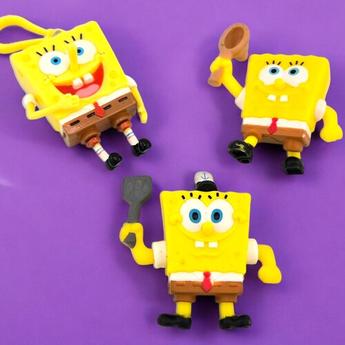 SpongeBob SquarePants Figure Lot – Set of 3 – Keychain, Spatula & Jellyfish Net – Nickelodeon Toys –