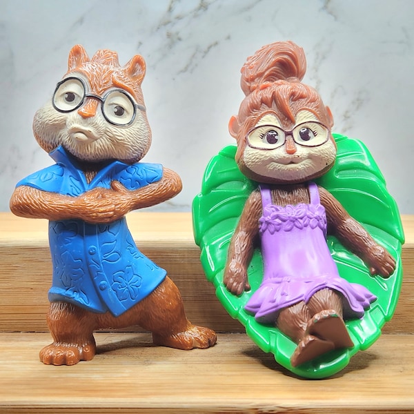 ALVIN And The Chipmunks is IN CHOICE. Simon or Jeanette Chipette ( pull back car ) Mcdonalds Happy Meal kids collectibles toys, y2k movie