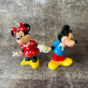 Conjunto de saleiro e pimenteiro Disney Mickey e Minnie