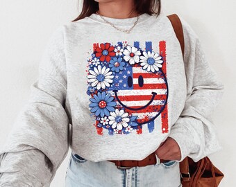 4 lipca PNG SVG, Kwiatowa flaga amerykańska, Projekt koszulki USA, Patriotyczna flaga USA w stylu vintage w formacie PNG, Sublimacja w kolorze czerwono-biało-niebieskim do pobrania