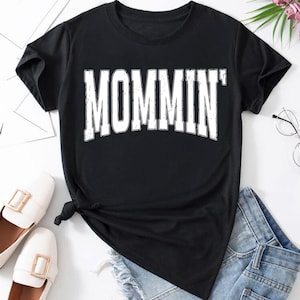 Mama Png Mommin’ PNG SVG Preppy Svg Trendy Spring Mom Shirt Design Cute Mom Digital Design Camo Shirt Idea Leopard Mock Up Ideas, DTF
