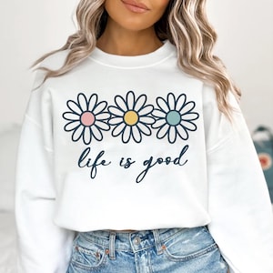 Livet är bra PNG SVG, Preppy prästkrage Digital Design Söt positivitet, inspirerande, sommar T-shirtdesign, trendig digital, blomma digital fil bild 1