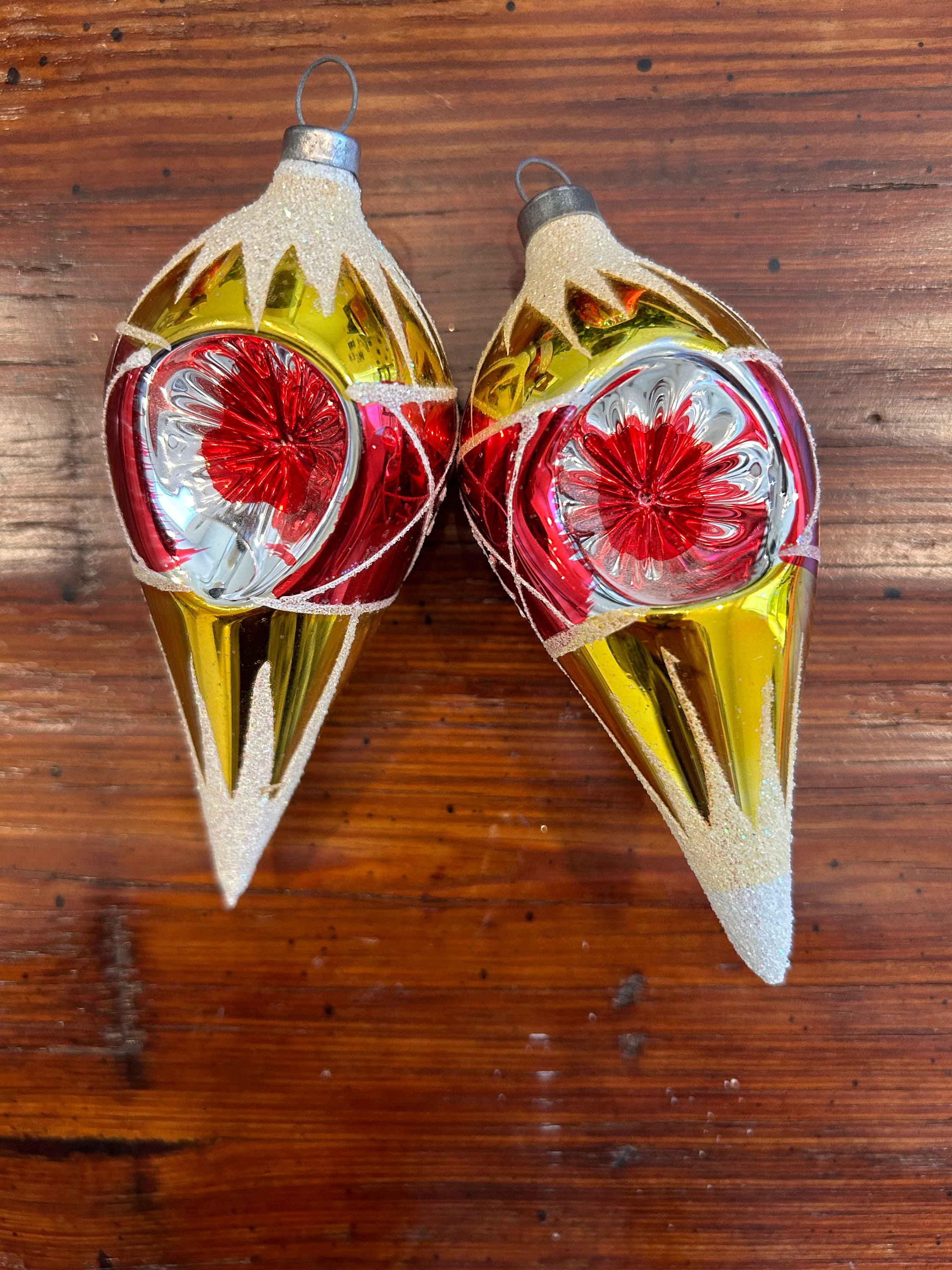 Beautiful Vintage Red and Gold Christmas Tree Ornaments Teardrop Indent ...
