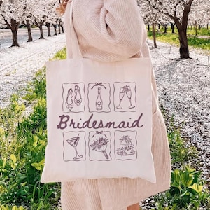 Custom Bridal Party Tote Bags, Personalized Bridesmaid Bags, Bachelorette Party Favors, Bridesmaid Gifts, Bridal Aesthetic, Bridal Coquette