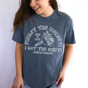 Custom Wedding Toss Shirts, Custom Wedding Shirt, Personalized Bridal Party Gift, Wedding Party Favors, Matching Group Shirts, Wedding Merch bild 8