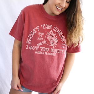 Custom Wedding Toss Shirts, Custom Wedding Shirt, Personalized Bridal Party Gift, Wedding Party Favors, Matching Group Shirts, Wedding Merch bild 3