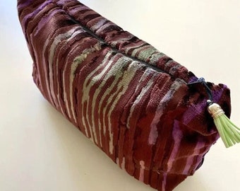 Purple Violet Cosmetic Bag, Makeup Pouch for Women, Pencil Accessory Bag Unique Textured Fabric