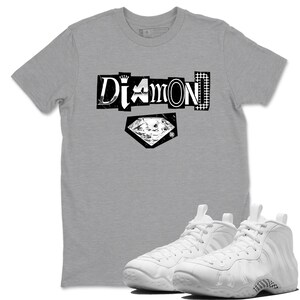 Camisetas gráficas unissex com letras de diamante para combinar com tênis Foams One Triple White