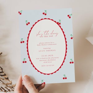 Invito per baby shower "She Is The Cherry On Top" (bimbo), invito per baby shower "Cherry Baby Shower" (bimbo), invito per baby shower "Cherry Baby Shower" (bimbo) blu, invito per baby shower "Cherry Baby Shower" (bimbo) CP01