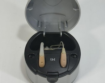 Siemens Motion 700S Hearing Aids with Siemens 13-M Charging Case WORKING