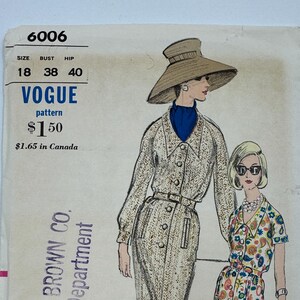 Modello di ABITO INTERO Vogue 6006 degli anni &#39;60, taglia 18, piegato in fabbrica con divertente inserto pubblicitario!