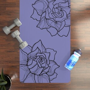 Estera de ejercicio de estiramiento de Pilates de yoga de goma floral minimalista rosado púrpura