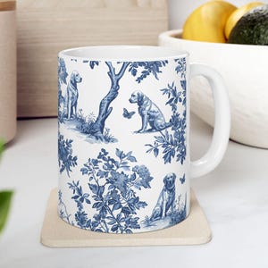 Chesapeake Bay Retriever Toile Mug, Blue French Toile Coffee Cup Gift for Chessie Lovers, Dog Chinoiserie Drinkware Toile de Jouy Tea Cup