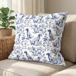 German Shorthaired Pointer Toile Pillow Cover, GSP French Blue Toile de Jouy Pillow Gifts, Dog Chinoiserie French Country Cushion Cover