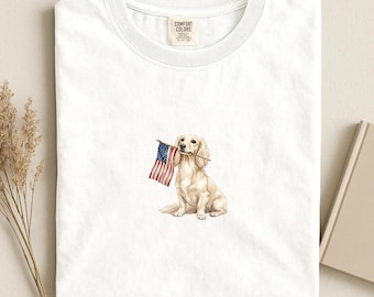 クリーム色のダックスフンドのアメリカ国旗シャツ、愛国的なダックスフンドママTシャツ、コンフォートカラーズ®ソーセージドッグ7月4日Tシャツ、アメリカ長毛ウィーナー犬