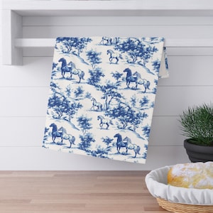 Paño de cocina Toile de Jouy con motivos de caballos, color azul marfil, ideal como regalo para amantes de los caballos, estilo pastoral ecuestre, para cocina campestre francesa.