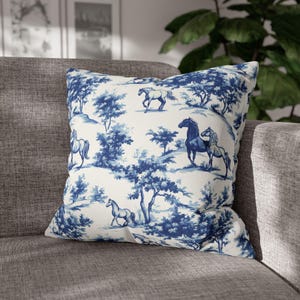 Funda de almohada de Toile de Jouy francesa con diseño de caballo, marfil y azul, regalo ecuestre para amantes de los caballos, funda de cojín de estilo campestre francés