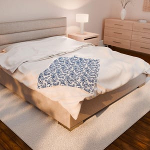 German Shepherd Blue French Toile Blanket, Blue Toile Throw Blanket for GSD Lovers Toile de Jouy Gift Shepherd Dog Toile Cozy Plush Blanket image 6