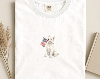 ウェスティ アメリカ国旗シャツ、愛国的なウェストハイランドテリアTシャツ、コンフォートカラーズ® ドッグUSA 独立記念日Tシャツ