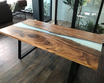 Aangepaste epoxy eettafel - handgemaakt met liefde voor uw unieke ruimte