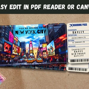 Peut inclure: Une carte d'embarquement imprimable avec une photo de Times Square &agrave; New York. La carte d'embarquement indique "You're going to New York City" et comporte un message qui dit "Surprise!! Happy Birthday Hayley!"