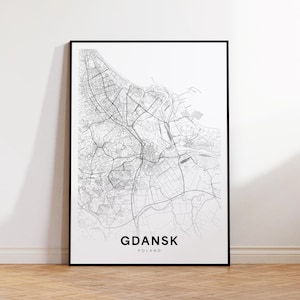 Könnte beinhalten: Schwarz-weiß-Linienkunst-Kartenabdruck von Danzig, Polen. Die Karte zeigt die Straßen und Wasserwege der Stadt.