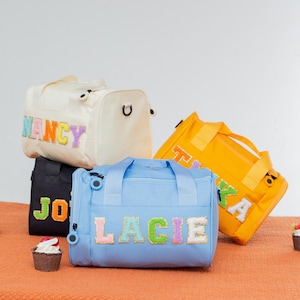 Benutzerdefinierte Kinder Sporttasche, genähte Chenille Brief Reisetasche Tanztaschen, Geburtstagsgeschenk für Kinder, personalisierte Reisetasche Reisetasche für Kinder