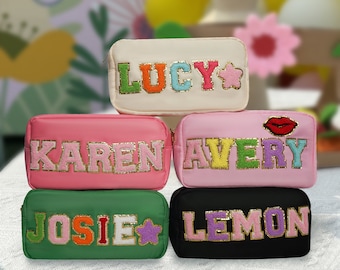Bolsa de cosméticos de nailon personalizada: Neceser con parche de chenilla personalizado
