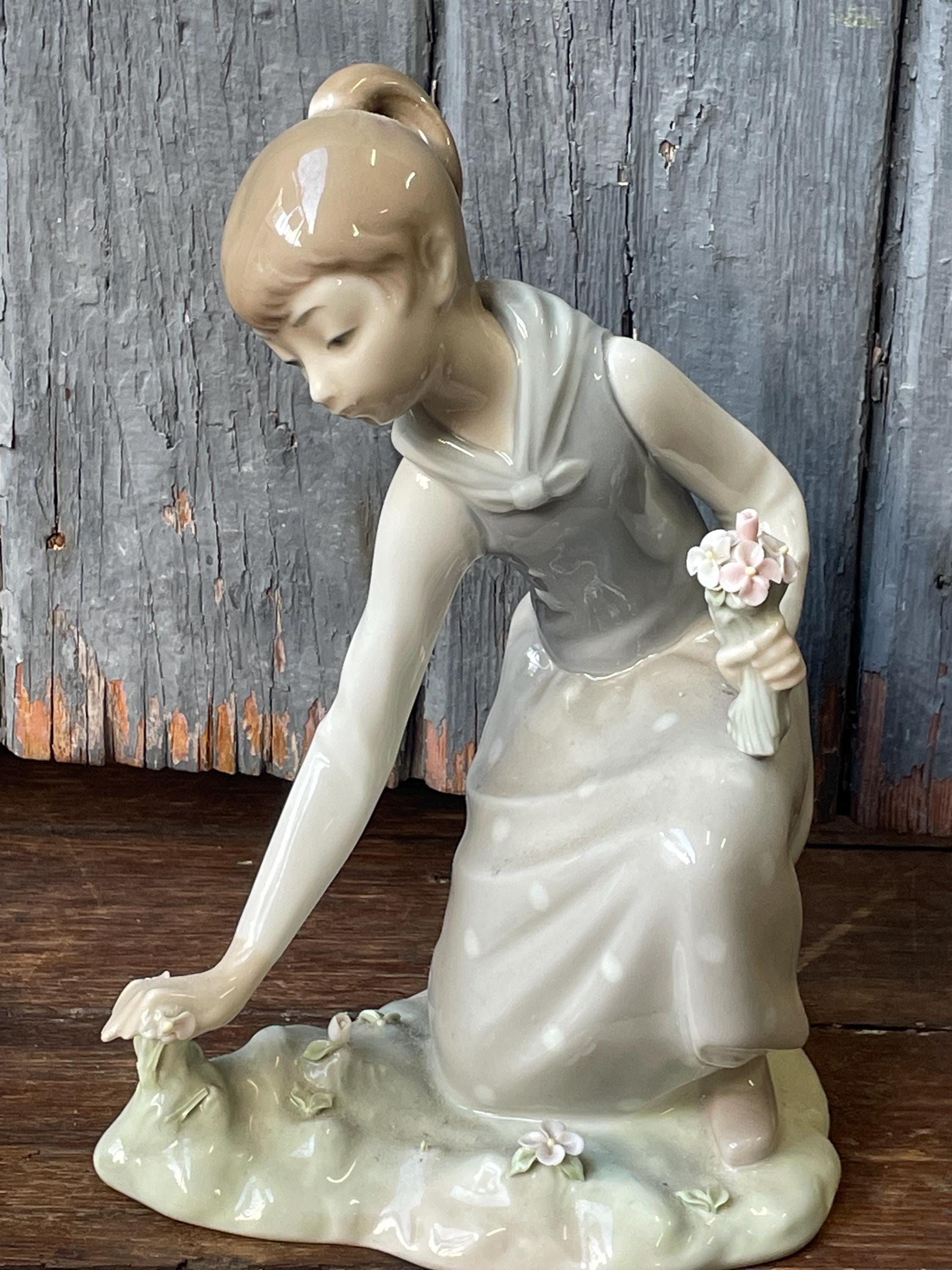 Lladro Girl Figurine With Flowers - Etsy - Page 6
