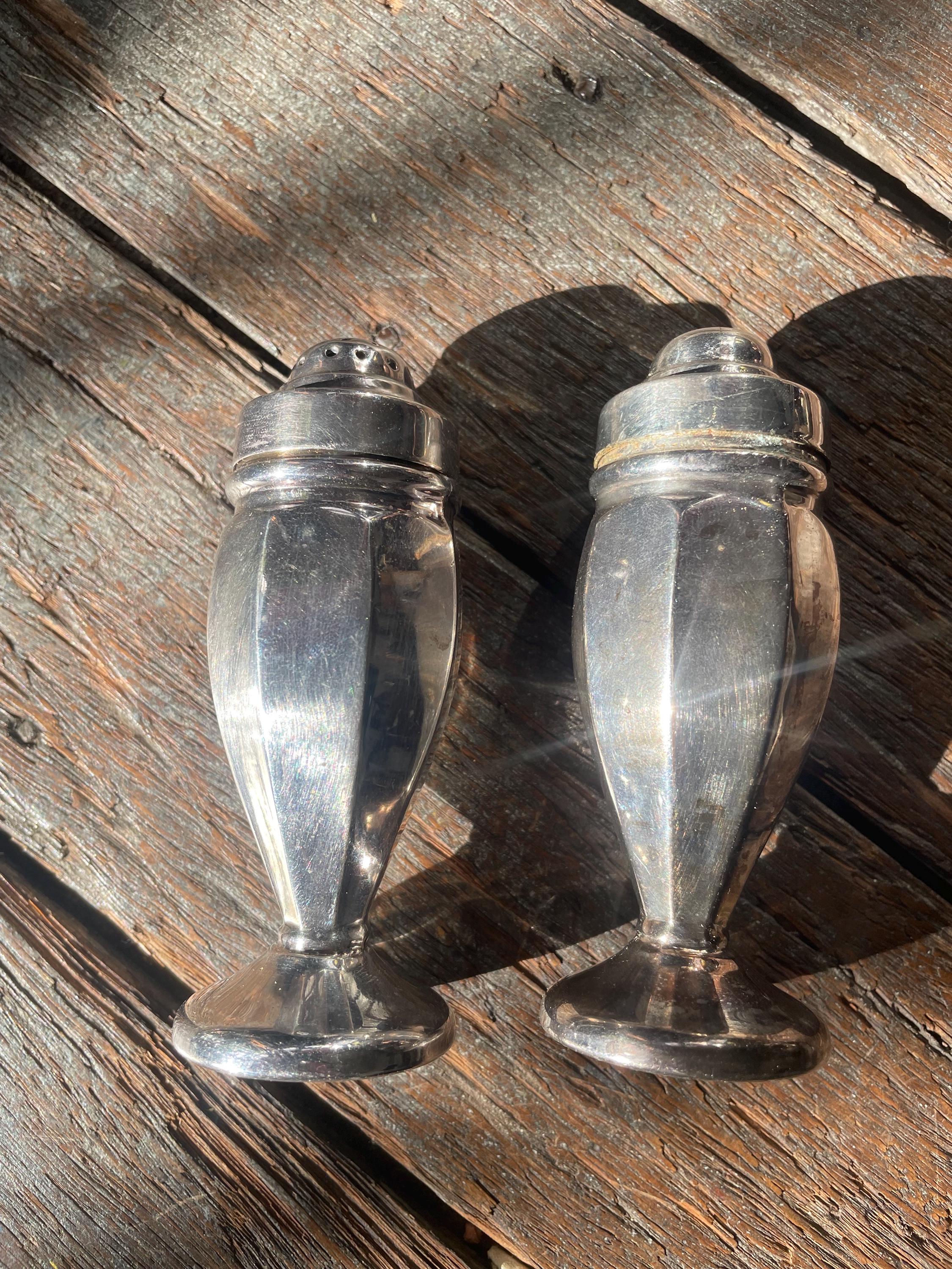 Ensemble antique de salière et poivrière - Métal blanc - Catawiki