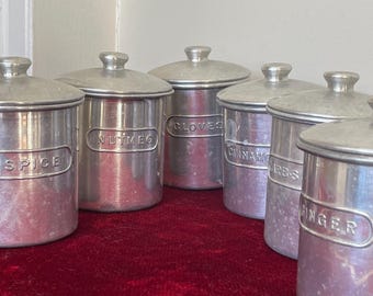 Vintage Set mit 6 Aluminium Küchen Behälter für Gewürze und Kräuter