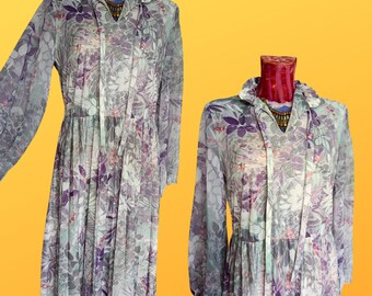 Es un vestido Joanne Model Vintage 14 Purple Floral