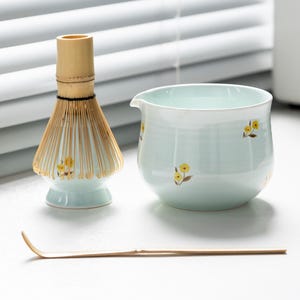 Hand-painted Floral Ceramic Matcha Bowl Set with Spout Bamboo Whisk and Chasen Holder Japanese Matcha Tea Ceremony Set 480ml