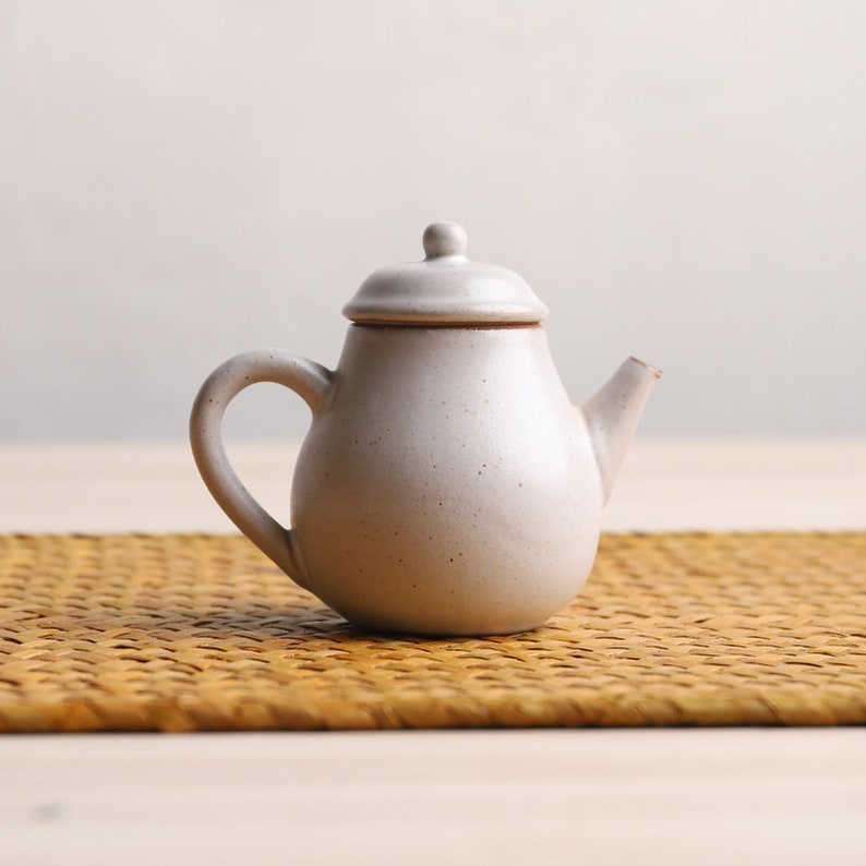 Hand-painted Ceramic Teapot Traditional Gongfu Tea Pot 90ml image 5
