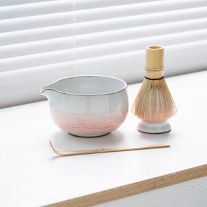Set di ciotole per Matcha in ceramica rosa con beccuccio, frusta in bambù e porta Chasen, set cerimoniale unico per il tè Matcha giapponese da 450 ml