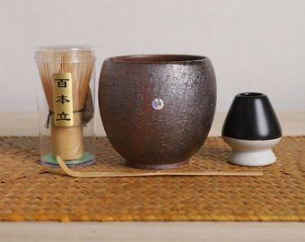 Cuenco Matcha de cerámica de leña con batidor de bambú y soporte Chasen Ceremonia de té japonesa