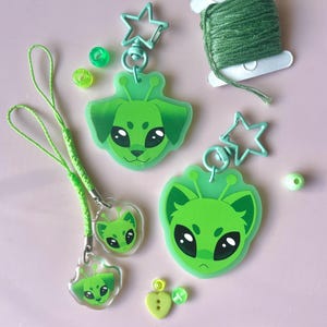 Alien Cat & Dog Keychain (+ Phone Charm)
