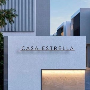 Letrero con el nombre de la casa, placa con el nombre de la casa al aire libre, letrero de metal personalizado, letreros de la casa al aire libre, letrero con el nombre de la casa tradicional imagen 1