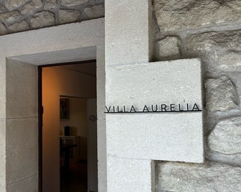 Arte da parete in metallo, Insegna Casa, Insegna in metallo Villa, Insegna con nome casa, Insegna con nome personalizzata, Decorazione da parete, Insegna per garage in metallo, Insegna con nome villa personalizzata