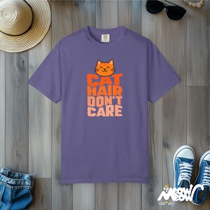 Camiseta Cat Hair Don't Care: Presente engraçado para mãe/pai de gato, camiseta com cores confortáveis Grape