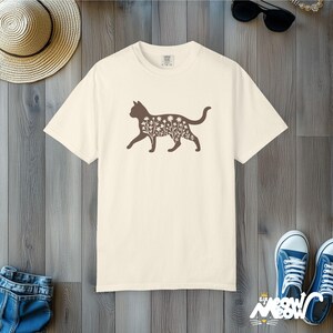 Comfort Colors Botanical Cat T-Shirt, Floral Silhouette Kitty Tee, Nature Cat Lover Gift Shirt Ivory