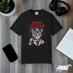 Comfort Colors Detective Cat-tröja: Vintage-grafiktröja Black