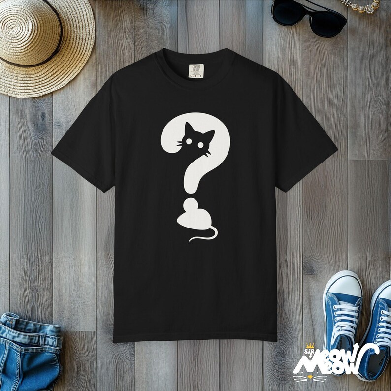 Comfort Colors Cat & Mouse T-Shirt: Minimalist Optical Illusion Black