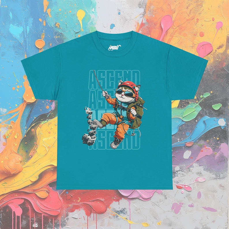 T-shirt per gatti da arrampicata, abbigliamento casual avventuroso, maglietta grafica unisex, regalo per gli scalatori immagine 2