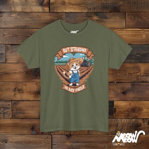 Funny Farmer Cat Graphic Tee - Outstanding in My Field - Cat Lover Gift Military Green