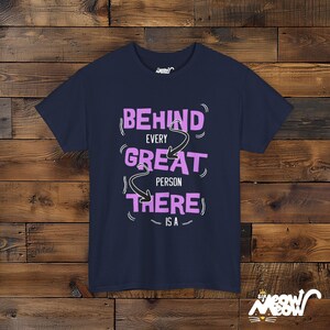 Camiseta divertida para amantes de los gatos: diseño frontal y posterior con gráfico de gatito. Navy