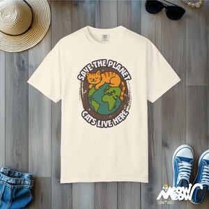 コンフォートカラーズ アースデイ キャットシャツ：地球を救えTシャツ Ivory