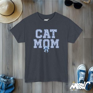Chinoiserie Cat Mom T-Shirt: Blue Ribbon Toile Bow Heather Navy