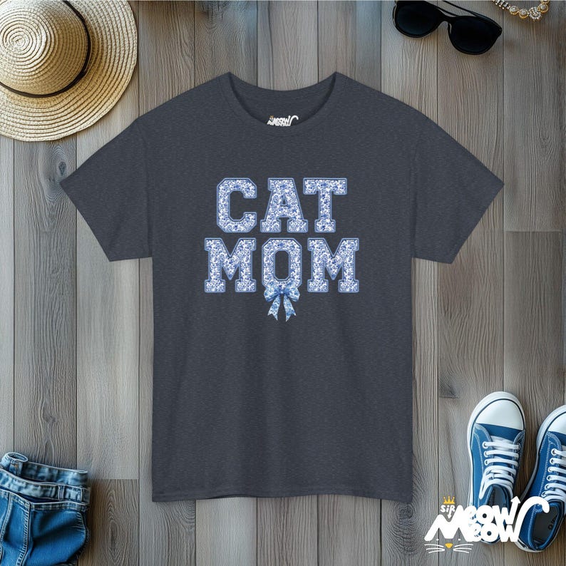 Chinoiserie Cat Mom T-Shirt: Blue Ribbon Toile Bow Heather Navy