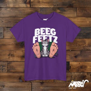 Bigfoot Cat T-Shirt: Funny "Beeg Feetz" Graphic Tee Purple